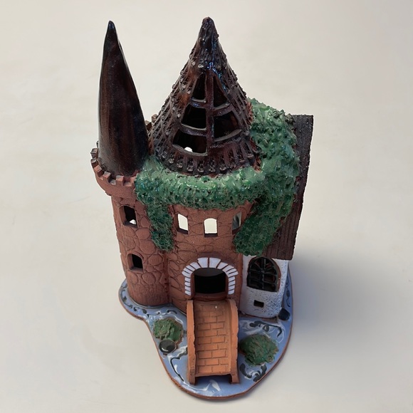 Ceramic castle and a candle holder from Estonia. - Picture 1 of 7